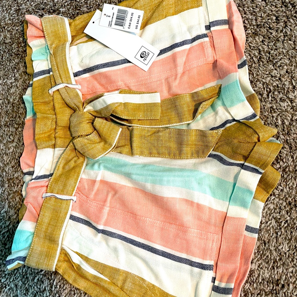 New with tags, Womens Small, Rip Curl, sunsetters strip shorts, - Picture 2 of 5